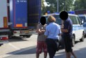 Personen in LKW gefunden Rastplatz Koenigsforst West Rich Frankfurt P11